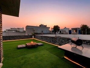 Outdoor dining - Alwar Villa - Gagal Home (Alwar)