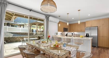 Makaha Villa by AvantStay | Mountain + Ocean Views