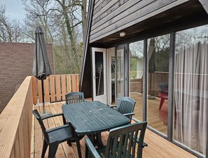 Chalet | Balcony - Warm Countryside Haven in Durbuy (Durbuy)