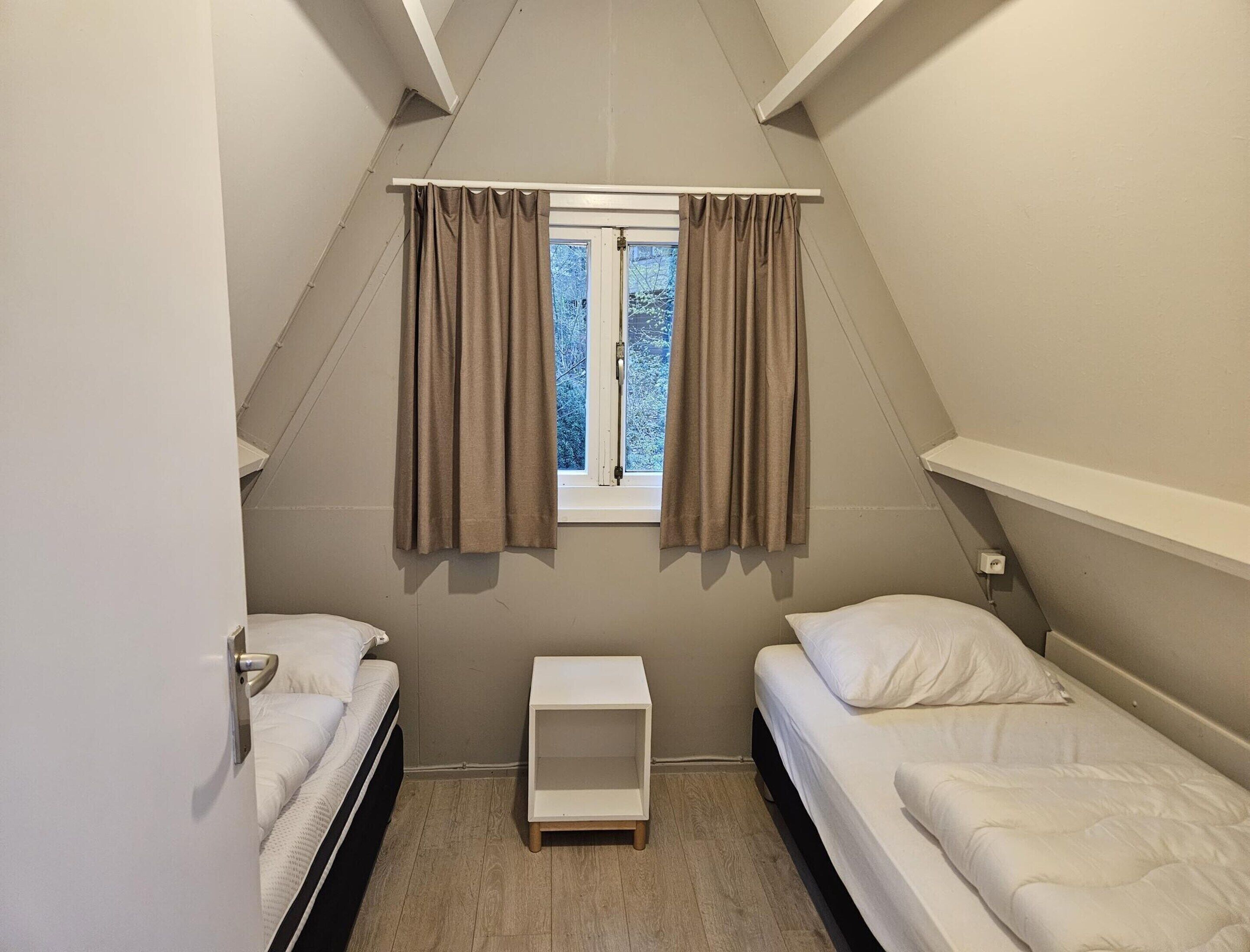 Chalet | 2 bedrooms, bed sheets