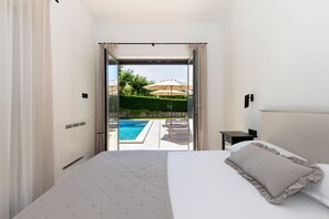 3 bedrooms, iron/ironing board, WiFi, bed sheets - Modern vacation home "Flores" with private pool & garden - in central Istria (Žužići)