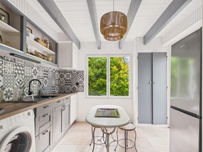 Interior - 800m from the beach, house for 7 with garden (Les Portes-en-Ré)
