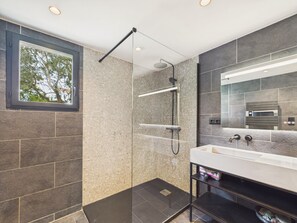 Shower, hair dryer - 800m from the beach, house for 7 with garden (Les Portes-en-Ré)