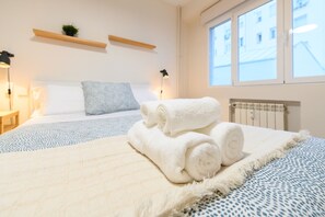 1 bedroom, iron/ironing board, free WiFi - Bright one-bedroom flat with excellent amenities (Madrid)
