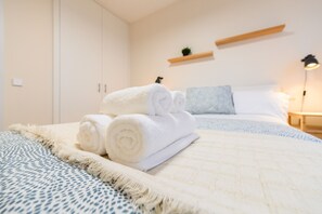 1 bedroom, iron/ironing board, free WiFi - Bright one-bedroom flat with excellent amenities (Madrid)