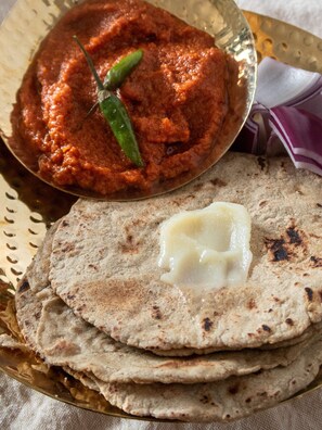 Free daily full breakfast - Kutchi Niwas Homestay Dholavira (Bhachau)