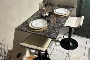 تناول الطعام