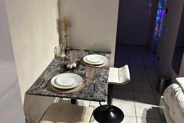 تناول الطعام