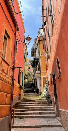Exterior. Da a Landa in the historic center, a stone's throw from the sea