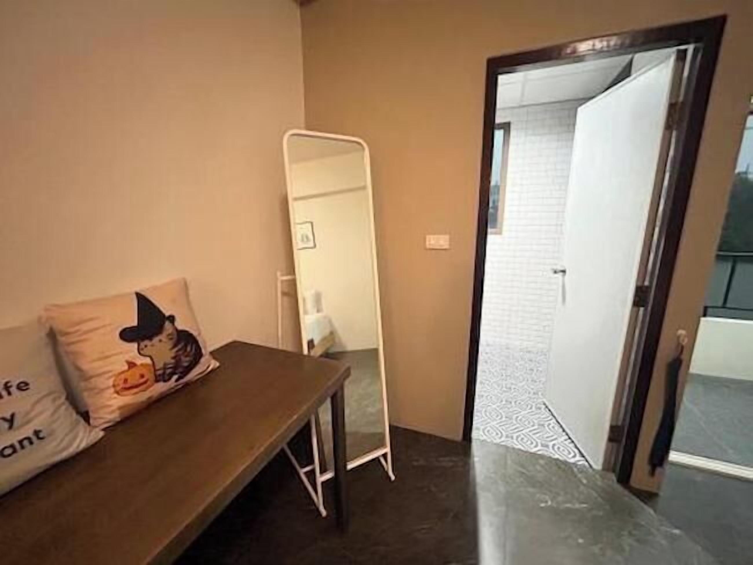 Apartment With Lake View