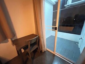 King Room with Lake View | Balkon