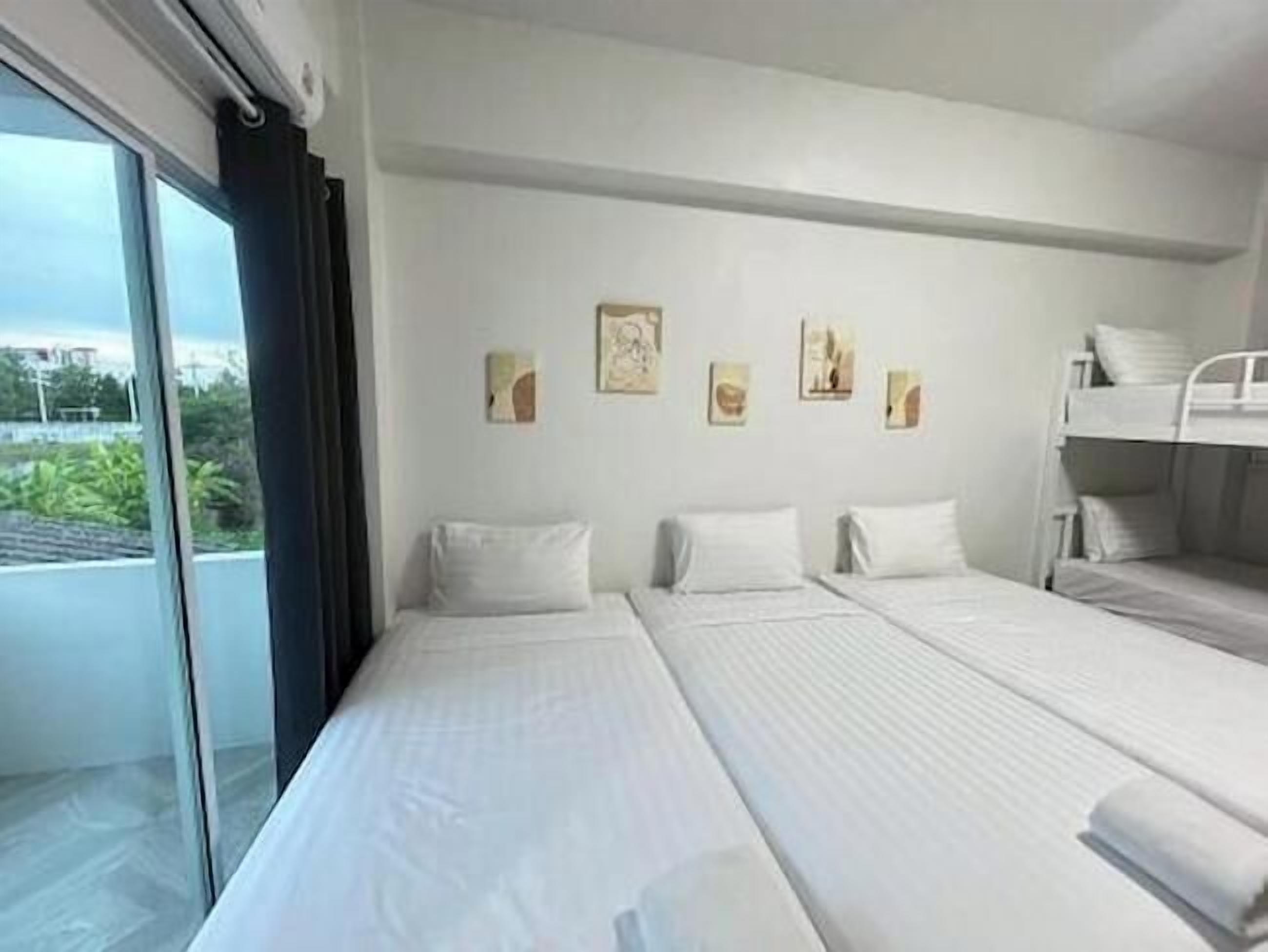 Family Room with Lake View