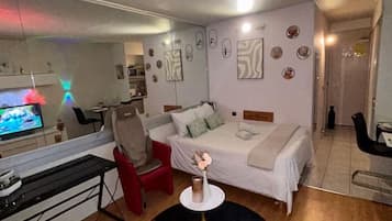 Bügeleisen/Bügelbrett, WLAN, Bettwäsche