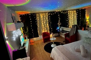 مكواة/لوح كي وواي فاي وملاءات أسرّة