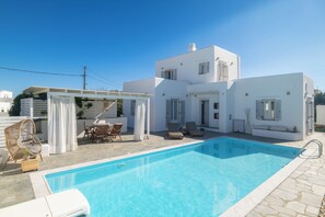 Pool - Sunny villa with private pool and amazing views in Apollonia, Sifnos (Apollonia)