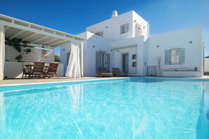 Pool - Sunny villa with private pool and amazing views in Apollonia, Sifnos (Apollonia)