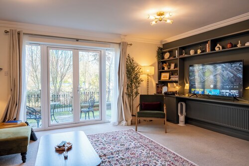 Luxury Oxford Lodgings, Free Parking