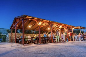 Outdoor dining - Tonino holiday house (Pag)