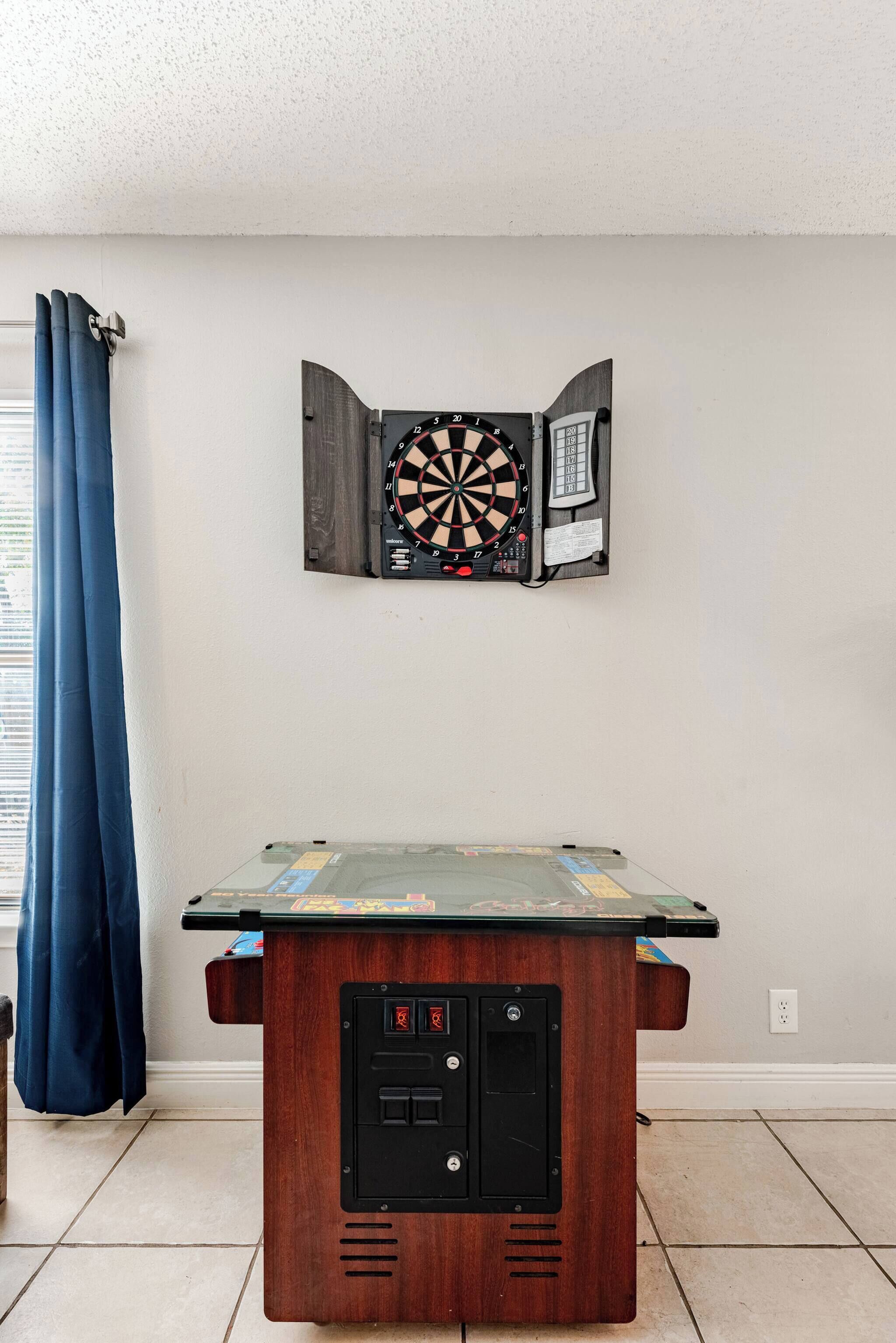 House, 3 Bedrooms, Smoking, Balcony | Game room
