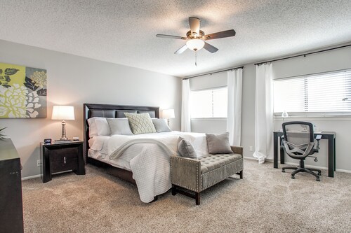 Sleeps 13 Fire Pit Fenced Yard Pet Friendly Near Six Flags
