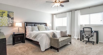 Sleeps 13 Fire Pit Fenced Yard Pet Friendly Near Six Flags