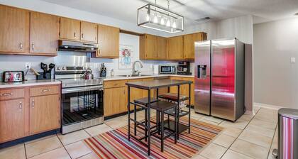 Sleeps 13 Fire Pit Fenced Yard Pet Friendly Near Six Flags