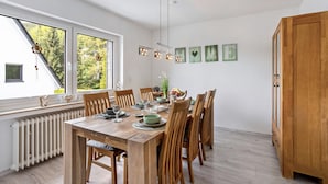 Dining - Sauerland Apartment on the Ruhr with Garden (Olsberg)