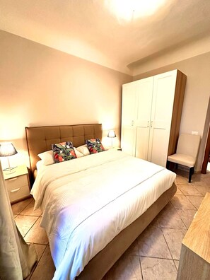 Bügeleisen/Bügelbrett, WLAN, Bettwäsche