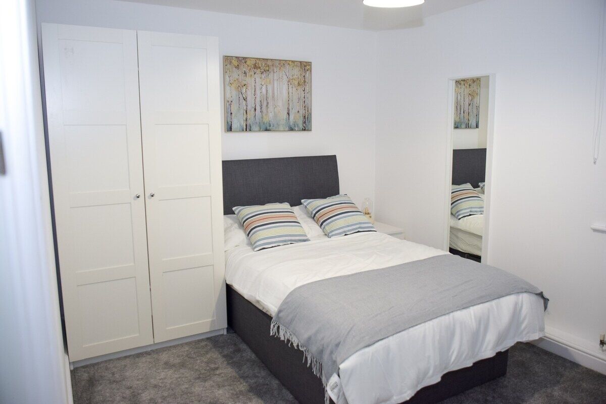 3 bedrooms, iron/ironing board, Internet, bed sheets