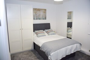 3 Schlafzimmer, Bügeleisen/Bügelbrett, Internetzugang, Bettwäsche