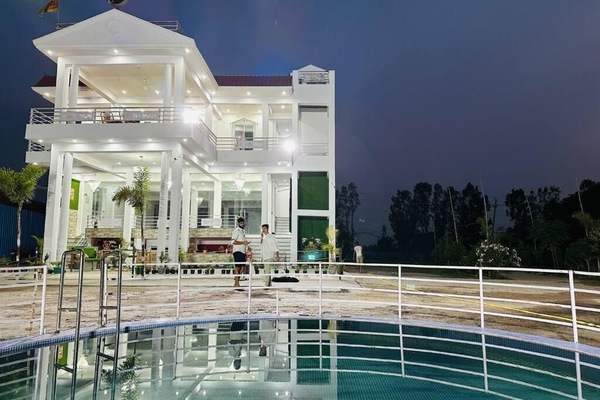Outdoor pool