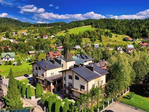 المنشأة من الخارج