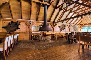 BBQ/picnic area - Hotel Muszyna (Muszyna)