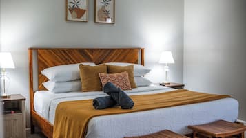 3 bedrooms, iron/ironing board, internet