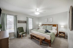 Skrivbord, strykjärn/strykbräda, gratis wi-fi och sängkläder