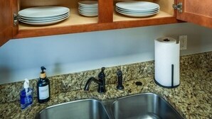 Unclassified image, 3 of 38, button - Luxury 3BR3BA 2 King Suites 5 Mins-Liberty University Family Friendly Townhouse (lynchburg)