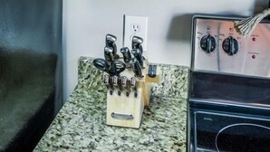 Unclassified image, 5 of 38, button - Luxury 3BR3BA 2 King Suites 5 Mins-Liberty University Family Friendly Townhouse (lynchburg)