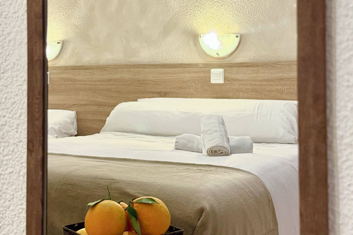 標準雙人房 | 高級寢具、記憶棉床墊、熨斗/熨衫板、免費 Wi-Fi