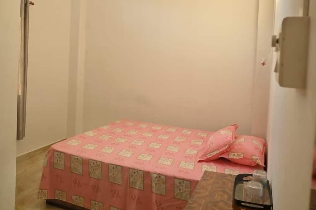 Habitación básica doble | Escritorio