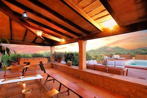 Outdoor dining - Finca Casou | Pollensa | Spacious countryside retreat with pool for. (Pollensa)