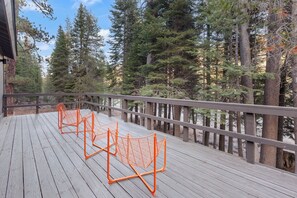 Terrace/patio - Hot tub, Game Room, Sleeps 16, No neighbors, Near Palisades, Woods (Truckee)