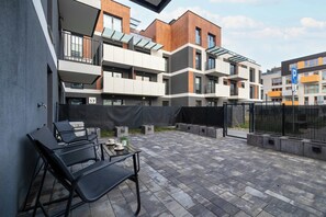 Terrace/patio - Meteorologow 17 Katowice | Elegant Apartment with Parking and Air Conditioning | Balcony (Katowice)