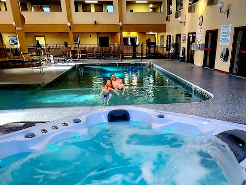 Hotel in Millinocket Maine with pool, lounge, food & Snowmobile/ATV trail access