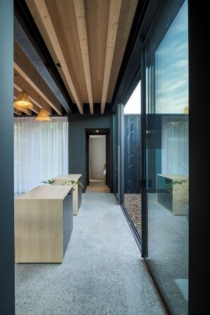 Interior - Casa Pisangan - architect-designed house with swimming pool (Soustons)