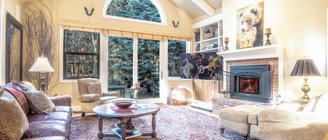 Smart TV, fireplace, offices, printers