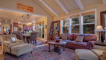 TV connectée, cheminée, espaces bureaux, imprimantes