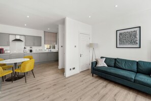 Living area - Chic Apartment Near Knightsbridge (London)