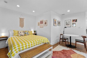 Free WiFi, bed sheets - New Build | Citrus Studio | Outdoor + Hammock (Los Angeles)