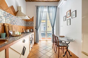 Private kitchen - Ammore A Mare - Luxury Apartment Near The Sea (Napoli)