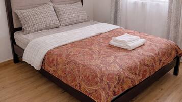 2 bedrooms, WiFi, bed sheets, wheelchair access